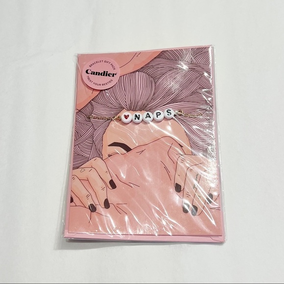 Candier “Heart Naps” Beaded Bracelet - Picture 1 of 3